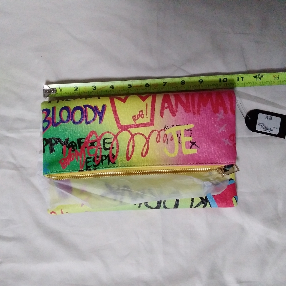 AKIRA Graphic Graffiti Clutch Handbag - Picture 7 of 10